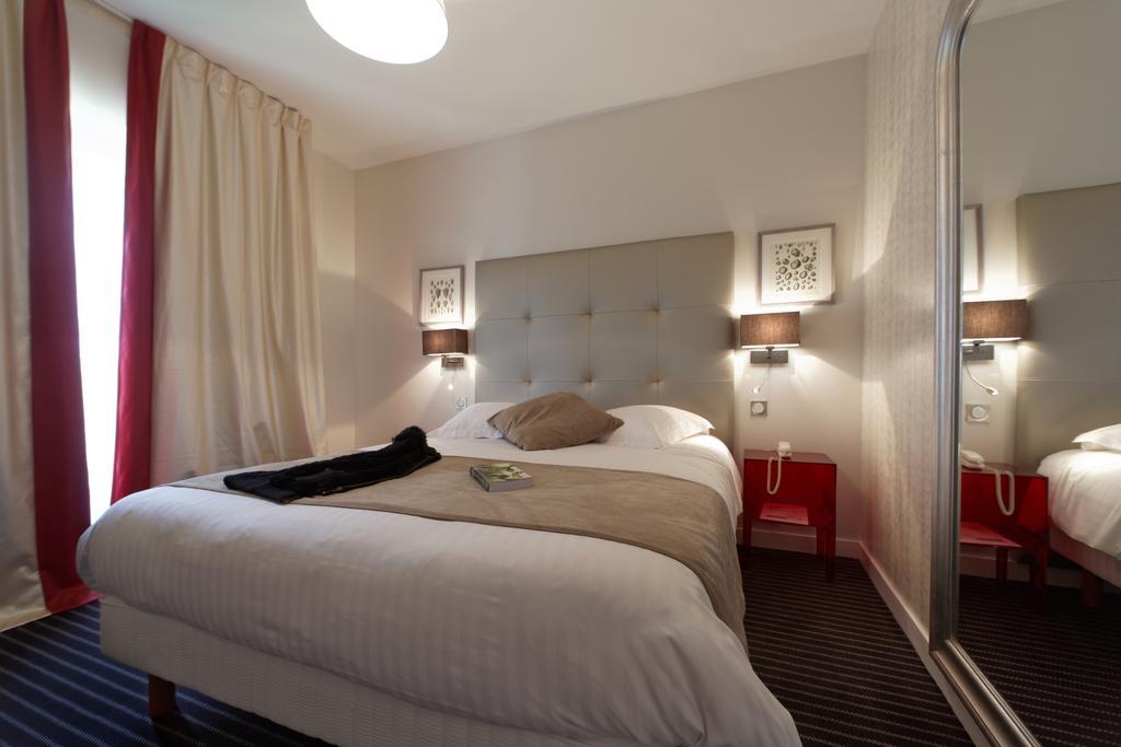 Hotel La Residence Des Artistes Роскофф Номер фото